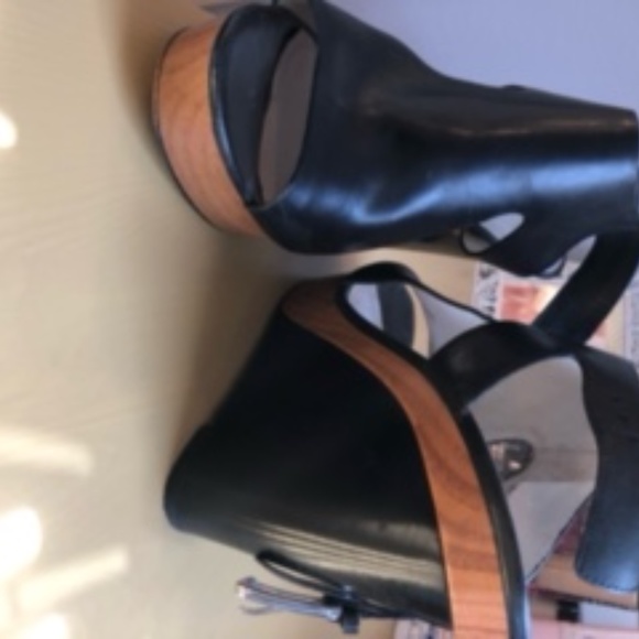 Michael Kors wedge shoes - Picture 3 of 4